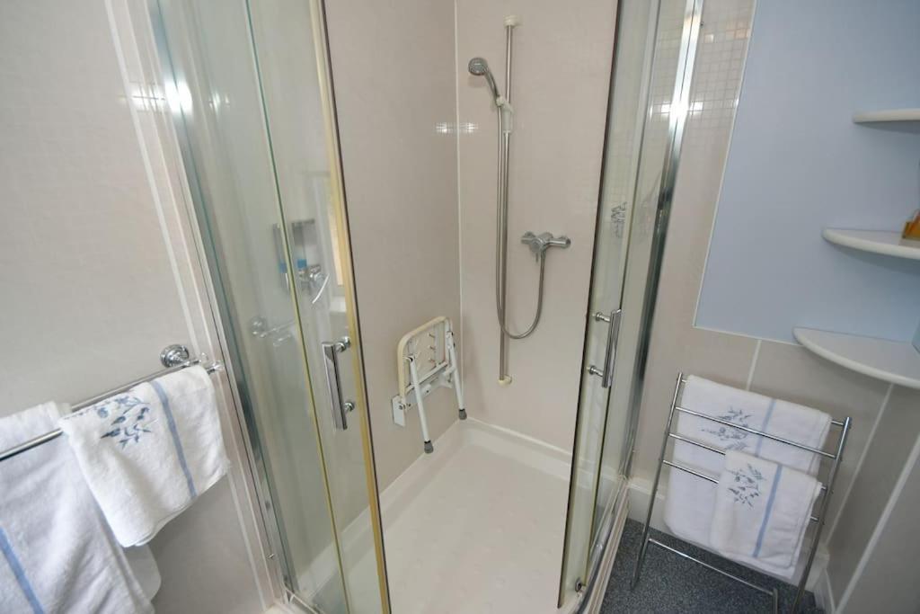 Little Hare Lodge - Spacious 2 Bedroom Attached Bungalow Woodhall Spa Buitenkant foto