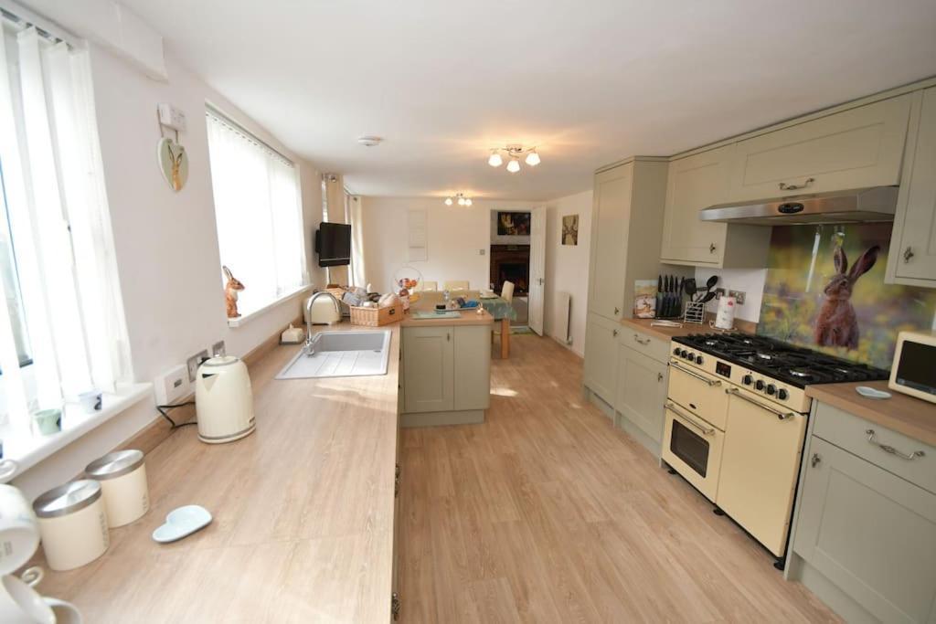 Little Hare Lodge - Spacious 2 Bedroom Attached Bungalow Woodhall Spa Buitenkant foto