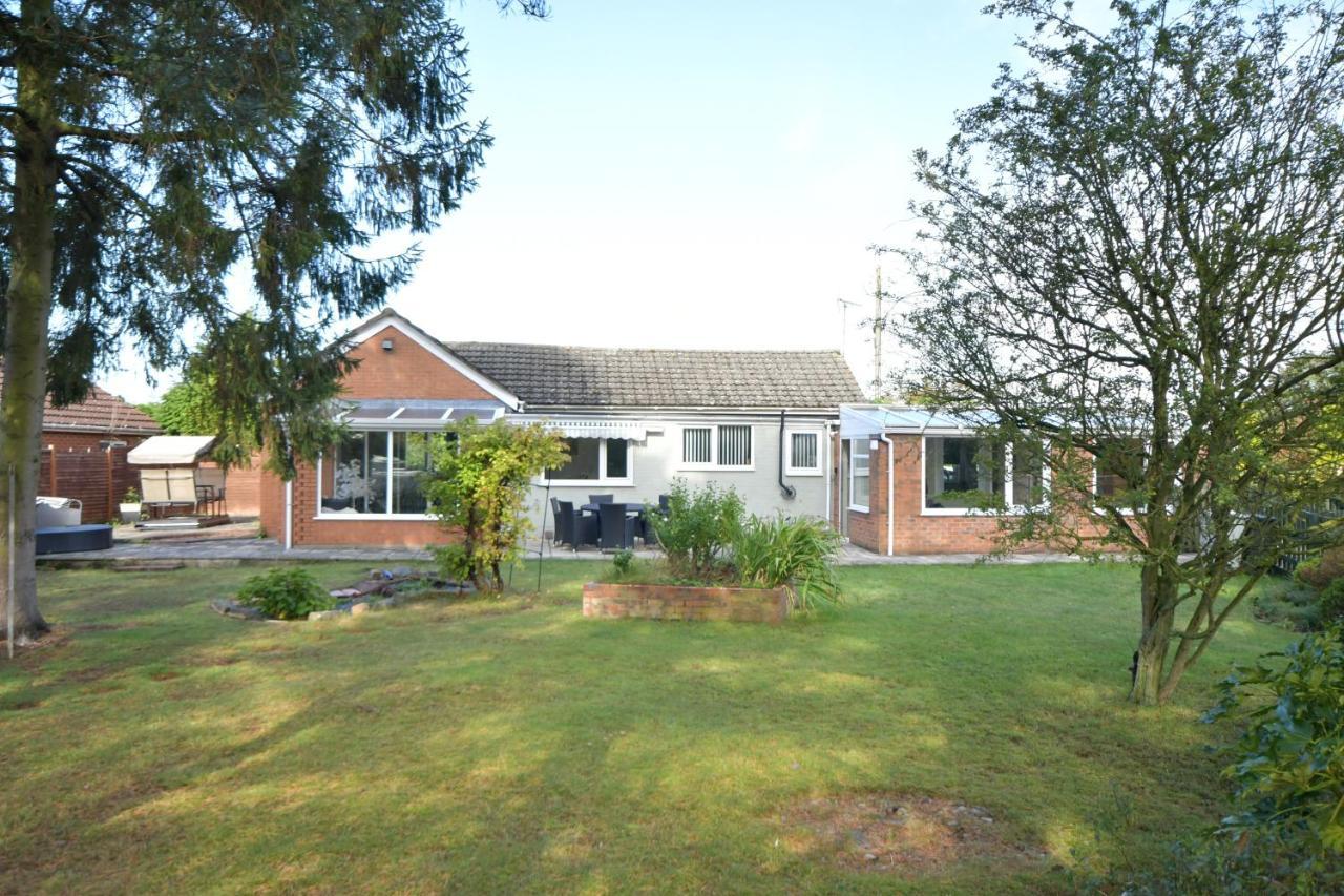 Little Hare Lodge - Spacious 2 Bedroom Attached Bungalow Woodhall Spa Buitenkant foto