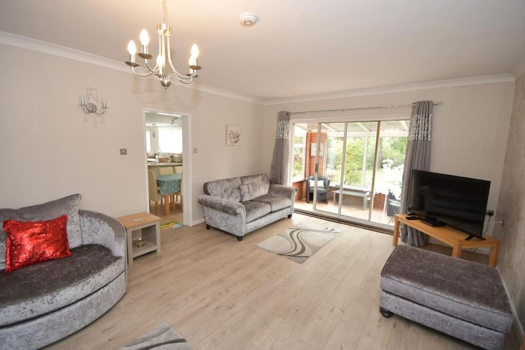 Little Hare Lodge - Spacious 2 Bedroom Attached Bungalow Woodhall Spa Buitenkant foto