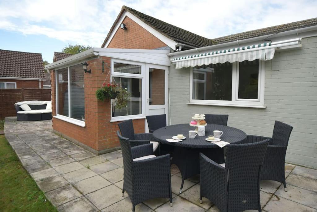 Little Hare Lodge - Spacious 2 Bedroom Attached Bungalow Woodhall Spa Buitenkant foto
