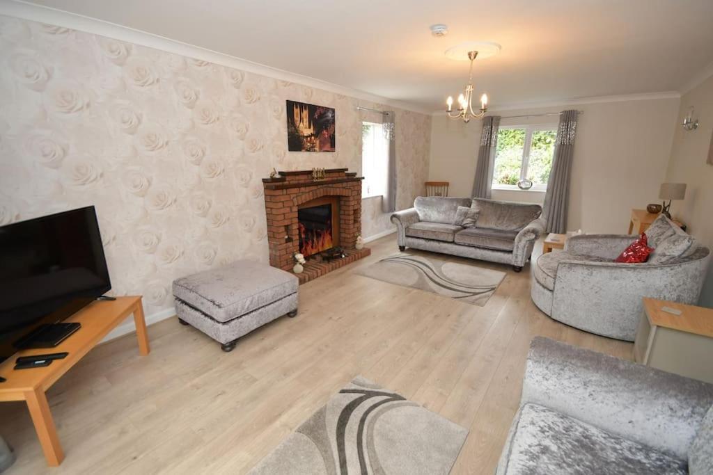 Little Hare Lodge - Spacious 2 Bedroom Attached Bungalow Woodhall Spa Buitenkant foto