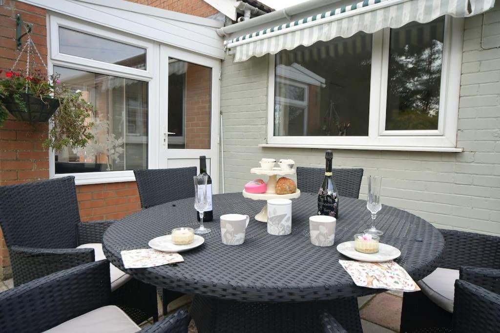 Little Hare Lodge - Spacious 2 Bedroom Attached Bungalow Woodhall Spa Buitenkant foto