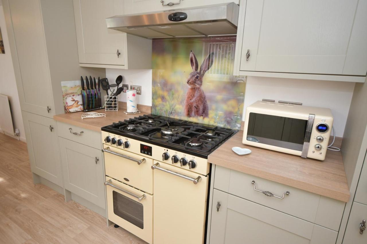 Little Hare Lodge - Spacious 2 Bedroom Attached Bungalow Woodhall Spa Buitenkant foto
